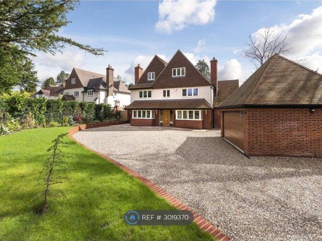 House for rent in Walton On The Hill, Red Hill