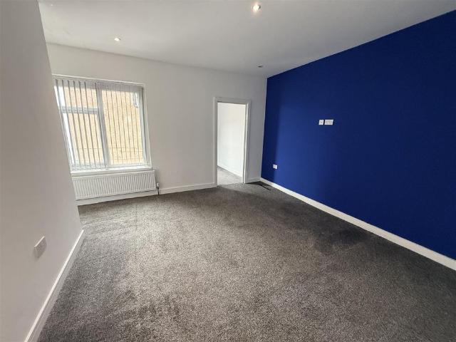 Apartment for rent in The Haulgh, Lee Bank