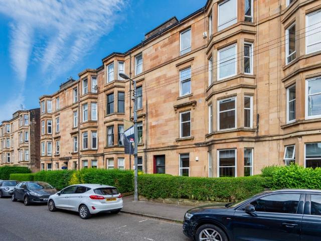 Apartment for rent in Shawmoss, Shawlands