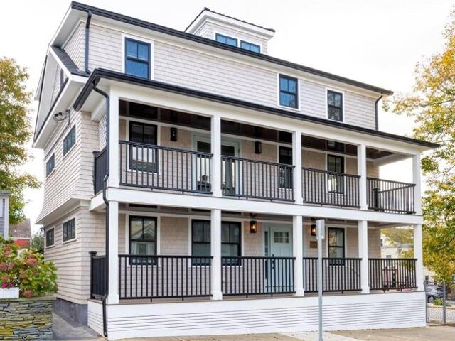 Condo for sale in Newport, Newport County