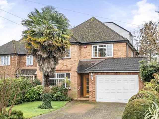 House for sale in Little Stanmore, Greater London
