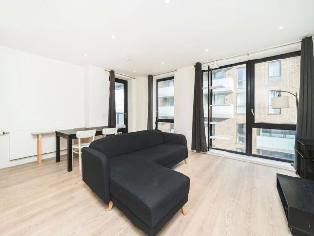 Apartment for rent in Aberfeldy Village, Blackwall