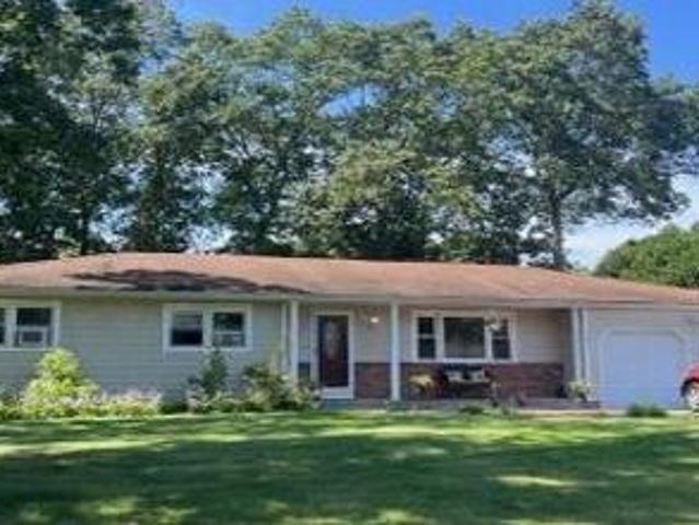 House for sale in Smithtown, New York