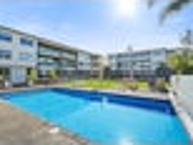 Apartment for sale in Whangaparaoa