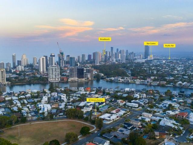 House for sale in Isle Of Capri, Queensland