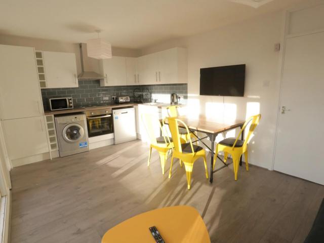 Room for rent in Poplar Grove, Greater London