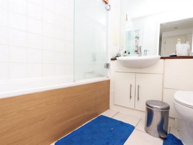 Room for rent in East Greenwich, Greater London