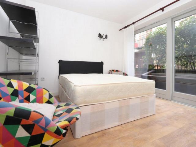 Room for rent in East Greenwich, Greater London
