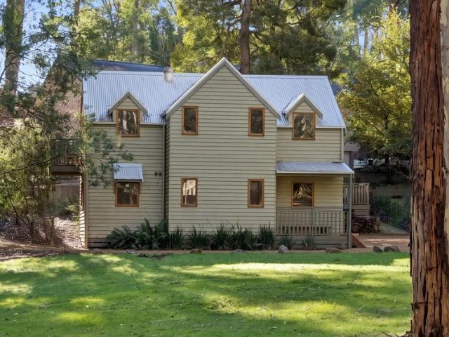 Townhouse for sale in Sawmill Settlement, Victoria