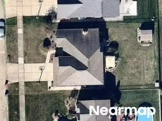 House for sale in Macomb
