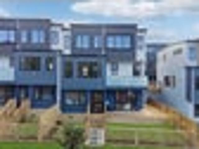Townhouse for sale in Paremoremo