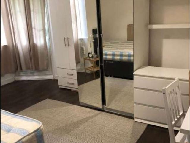 Room for rent in London Borough of Hammersmith and Fulham, Greater London