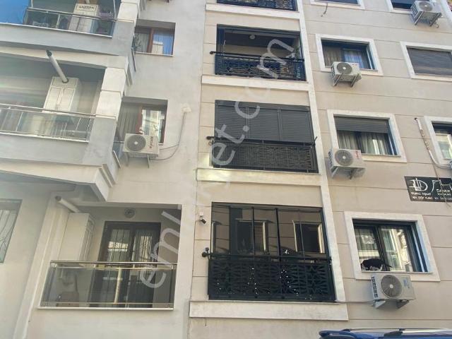 Karşiyaka, İzmir içerisinde satılık mülk
