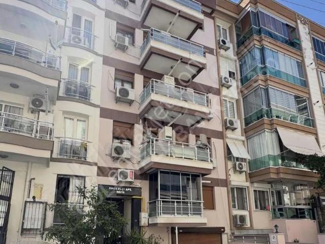 Karşiyaka, İzmir içerisinde satılık mülk
