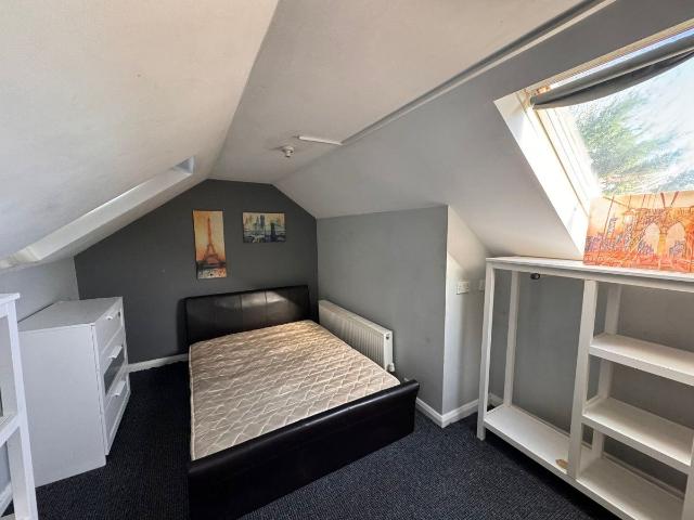 Room for rent in Castlefield, Cressex