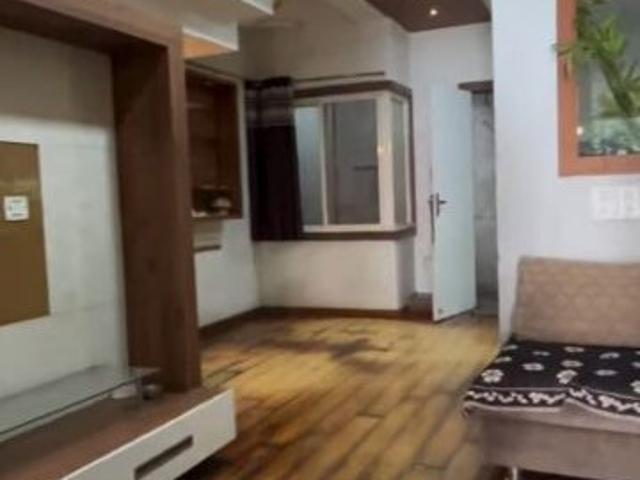 House for sale in Madya
