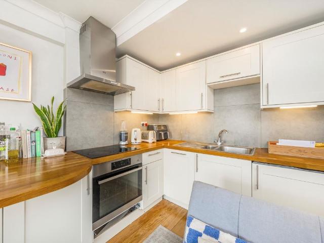 Apartment for rent in Streatham Hill, Greater London