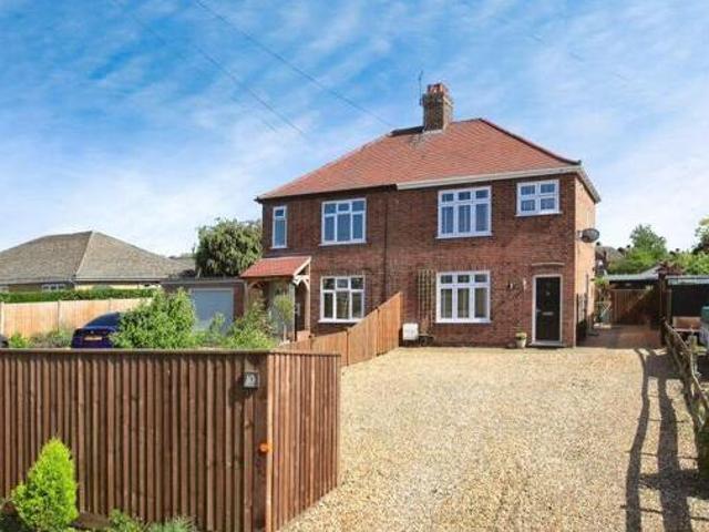 House for sale in Hampton Green, Cambridgeshire