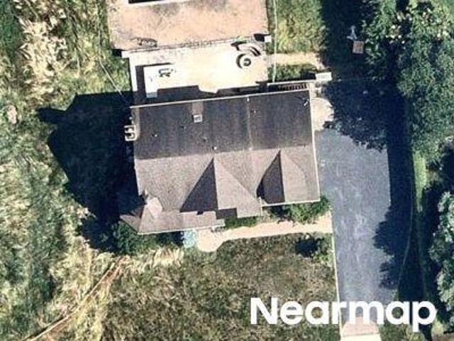 House for sale in Manorville