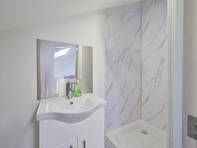 Apartment for rent in London Borough of Merton, Greater London