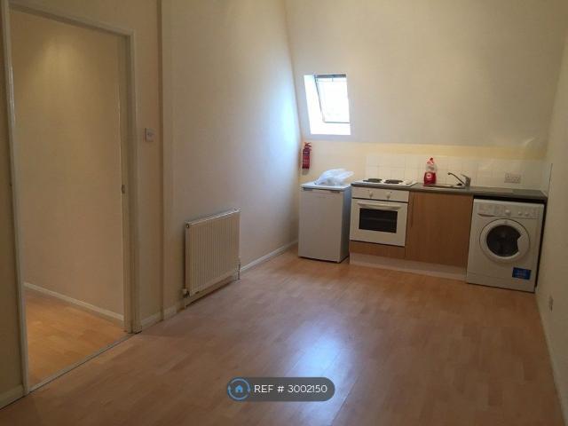 Studio for rent in Lombard Business Park, Greater London