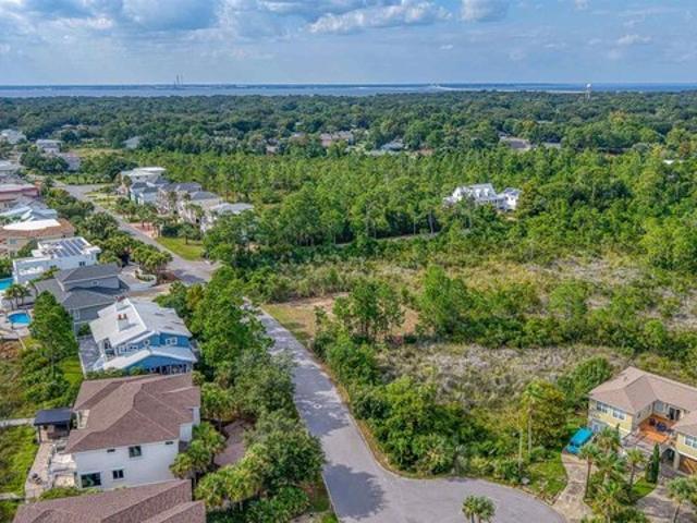 Land for sale in Gulf Breeze, Florida