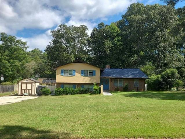 House for sale in Blakely Woods, Fayetteville