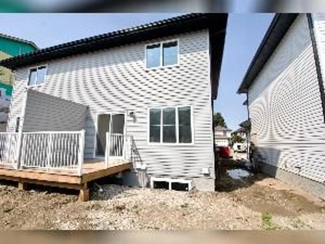Townhouse for rent in Rolly View, Alberta