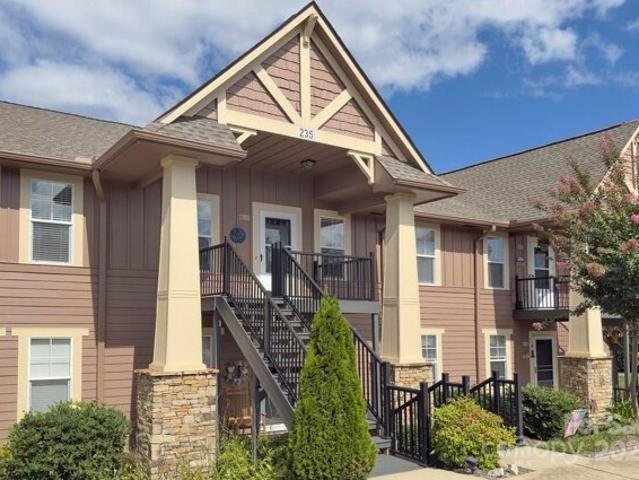 Condo for sale in Hendersonville, North Carolina