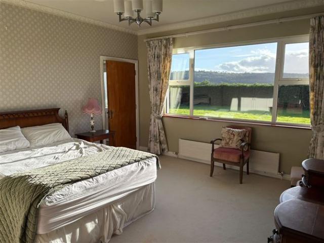 Bungalow to rent in Carrick-on-Suir, County Tipperary