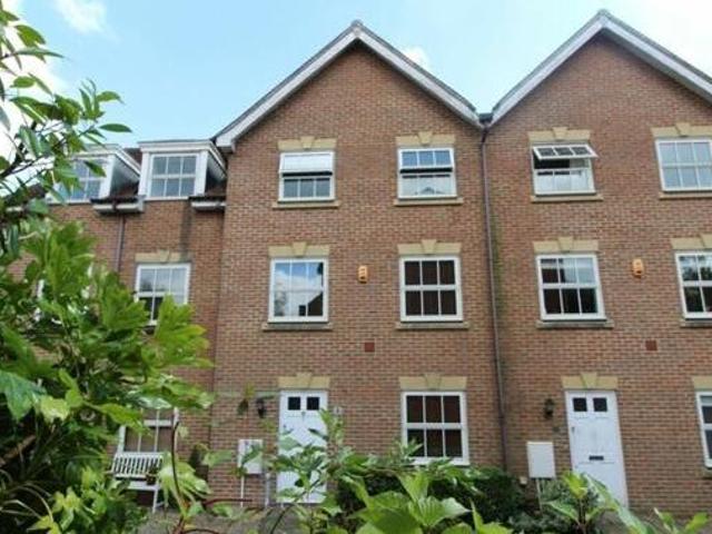 House for rent in Perryfields, West Sussex