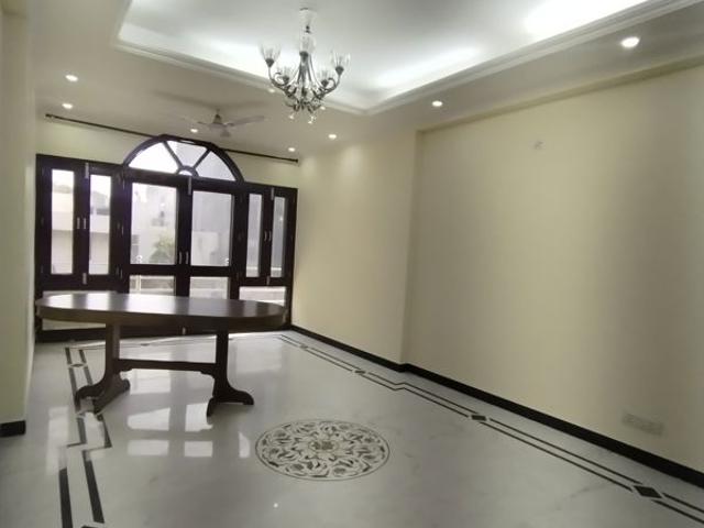 Flat for rent in Deri