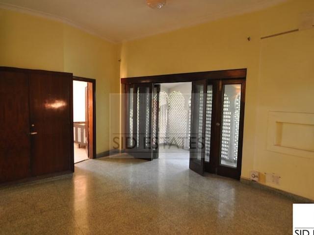 Villa for rent in Deri