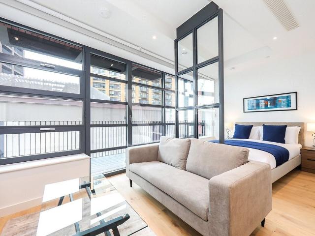 Studio for rent in London City Island, Blackwall