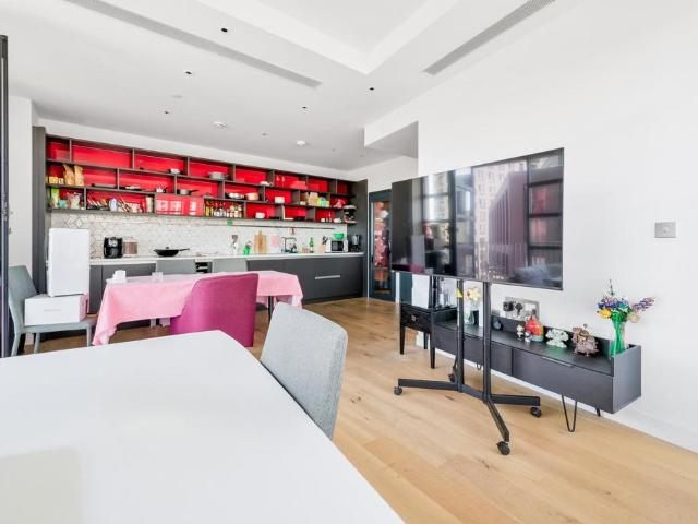 House for rent in London City Island, Blackwall