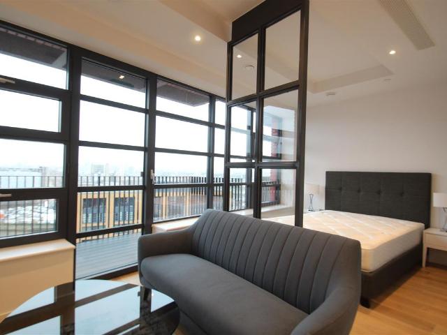 Studio for rent in London City Island, Blackwall