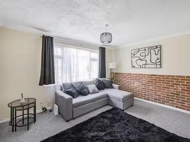 Apartment for rent in Whitton, Key Street