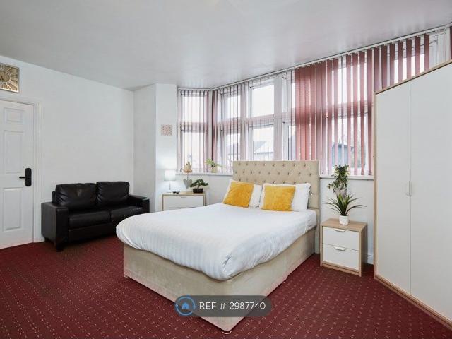 Studio for rent in Sheepridge, Huddersfield