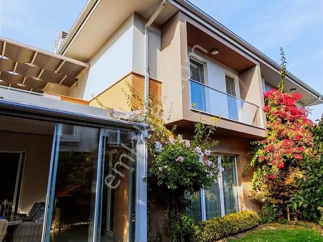 Marmara Mahallesi, Beylikdüzü içerisinde satılık Villa