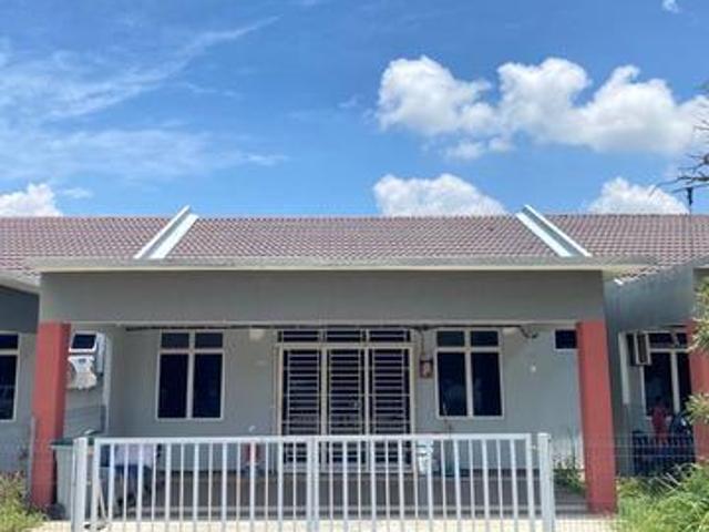 Terraced House for sale in Malaka