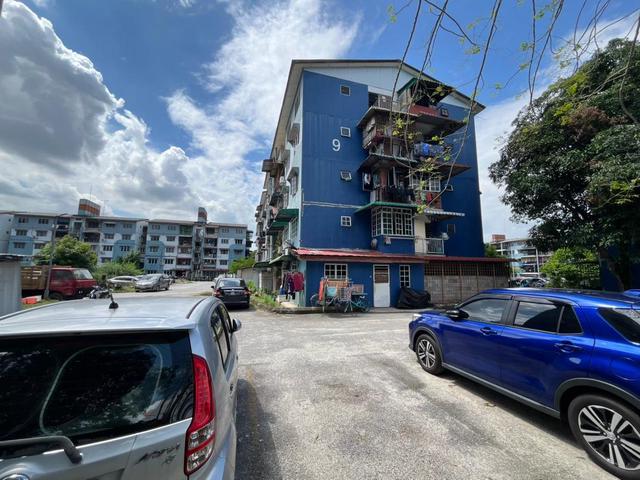 Flat for sale in Petaling, Alam Impian