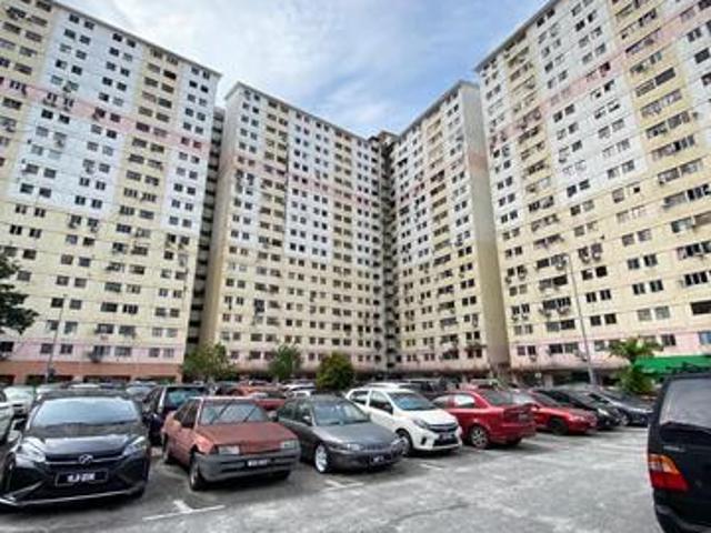 Flat for sale in Petaling, Damansara Damai