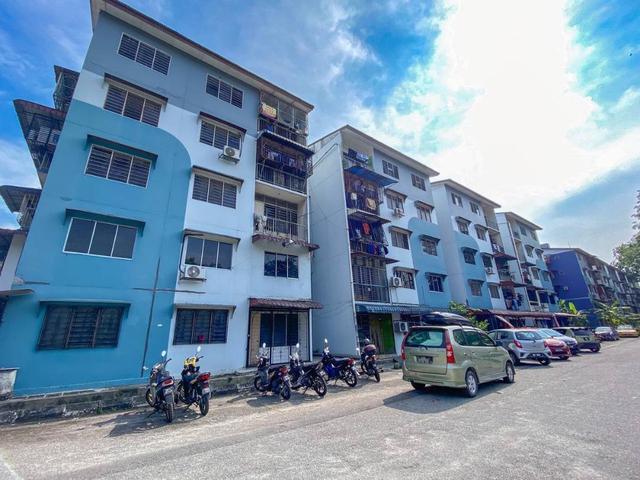 Flat for sale in Petaling, Alam Impian
