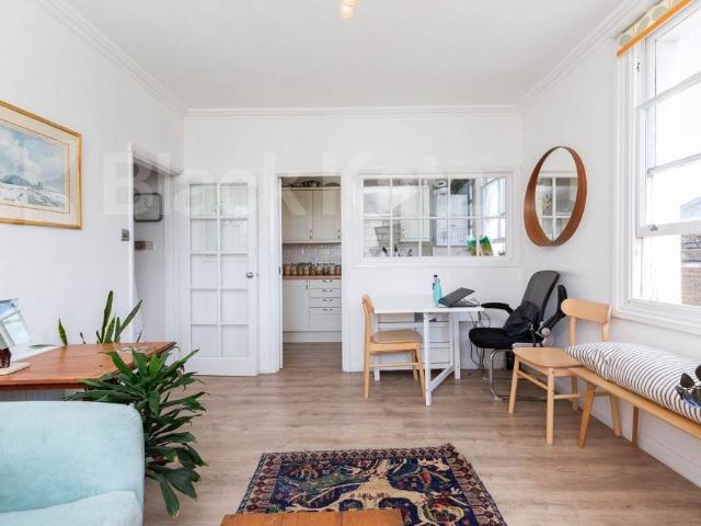Apartment for rent in Chalk Farm, Greater London