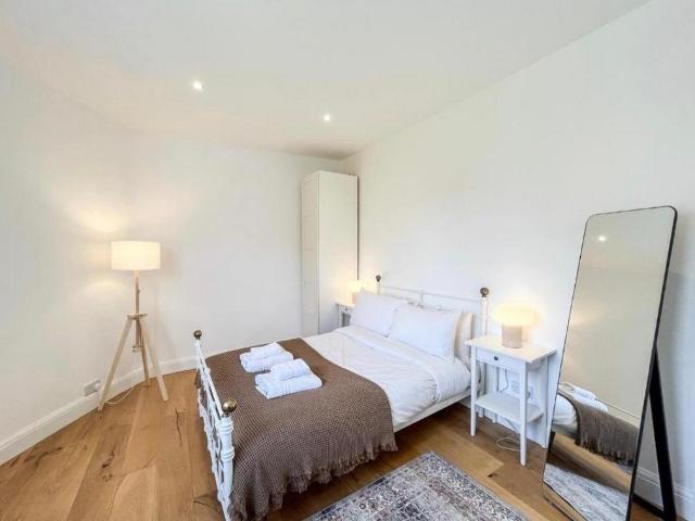 Apartment for rent in Chalk Farm, Greater London