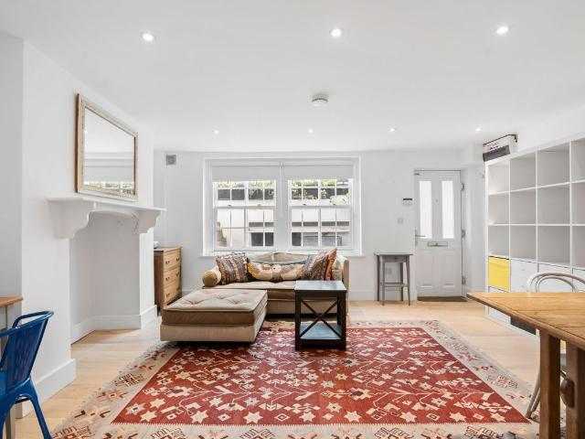 House for rent in Chalk Farm, Greater London