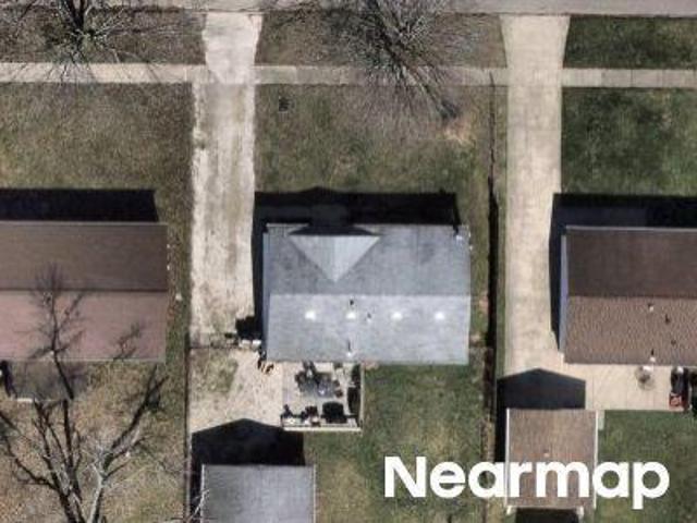 House for sale in Elyria