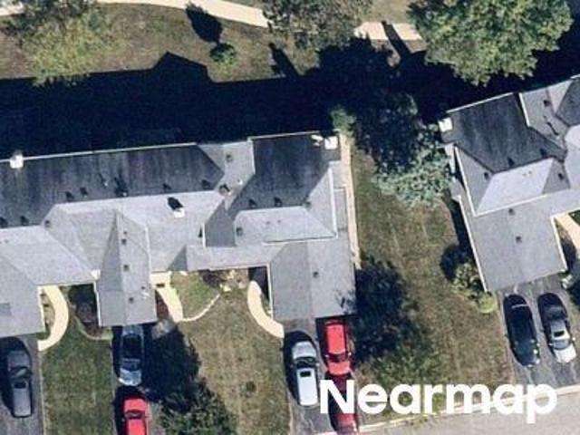Townhouse for sale in Gurnee, Illinois