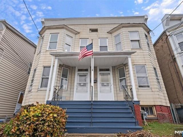 House for sale in Elizabeth, New Jersey