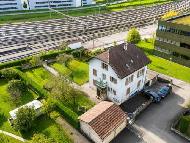 Mehrfamilienhaus kaufen in Delémont, Jura